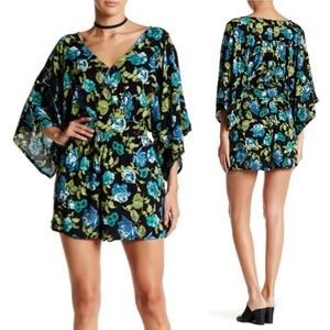 NEW Romeo & Juliet Couture Kimono Sleeve Romper